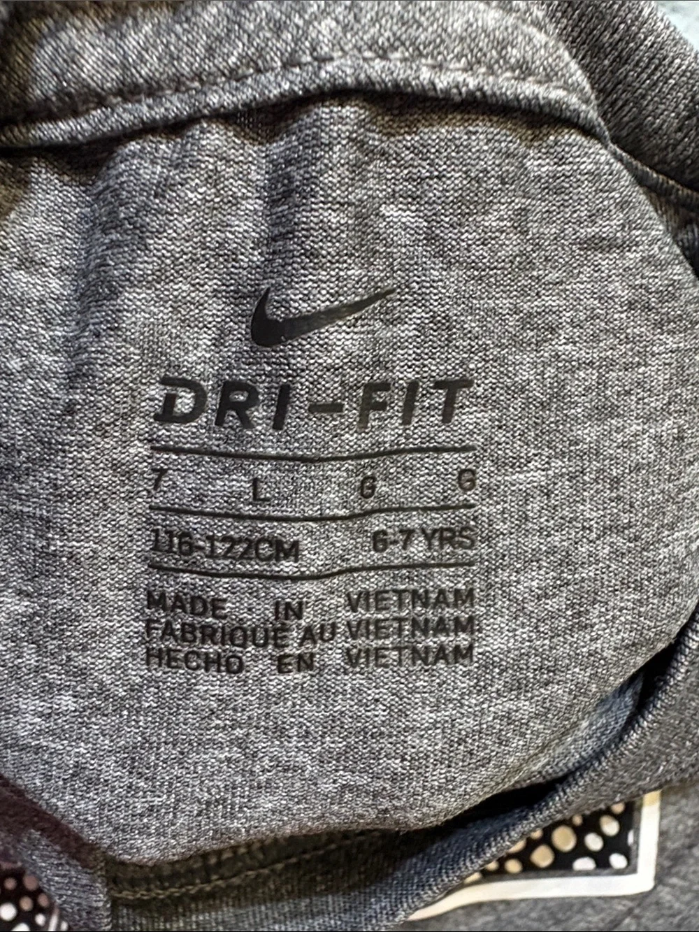Nike Kids Charcoal Gray Logo Short Sleeve Tee sz 7